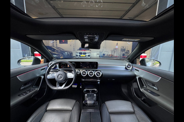 Mercedes-Benz A-Klasse 200 AMG / EDITION 1 / FULL OPTIONS / PANO / BURMESTER / LEDER / CARBON / SFEER / CAMERA / KEYLESS / DAB+ !