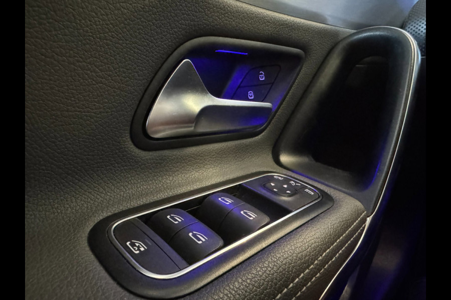 Mercedes-Benz A-Klasse 200 AMG / EDITION 1 / FULL OPTIONS / PANO / BURMESTER / LEDER / CARBON / SFEER / CAMERA / KEYLESS / DAB+ !