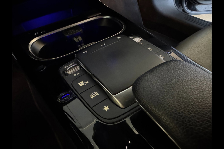 Mercedes-Benz A-Klasse 200 AMG / EDITION 1 / FULL OPTIONS / PANO / BURMESTER / LEDER / CARBON / SFEER / CAMERA / KEYLESS / DAB+ !