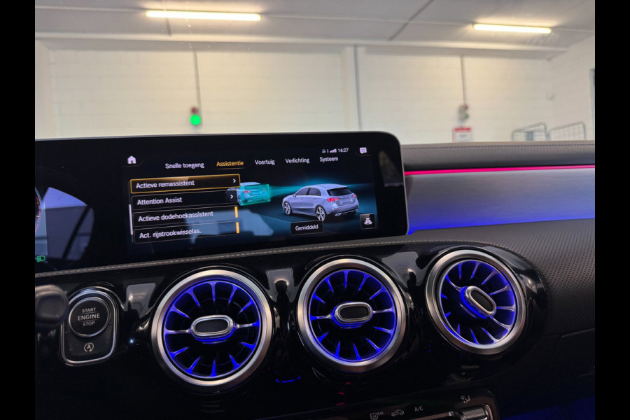 Mercedes-Benz A-Klasse 200 AMG / EDITION 1 / FULL OPTIONS / PANO / BURMESTER / LEDER / CARBON / SFEER / CAMERA / KEYLESS / DAB+ !