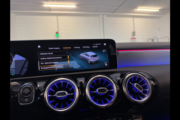 Mercedes-Benz A-Klasse 200 AMG / EDITION 1 / FULL OPTIONS / PANO / BURMESTER / LEDER / CARBON / SFEER / CAMERA / KEYLESS / DAB+ !