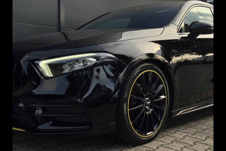 Mercedes-Benz A-Klasse 200 AMG / EDITION 1 / FULL OPTIONS / PANO / BURMESTER / LEDER / CARBON / SFEER / CAMERA / KEYLESS / DAB+ !
