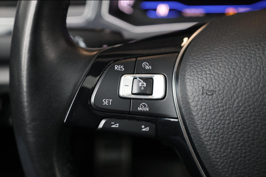 Volkswagen T-Roc 2.0 TSI 4Motion 190+PK R-LINE LED/VIRTUAL/SFEER/PANO/LEER+S.VERWARMING/19" LMV/PDC/ACC/12 MND GARANTIE!