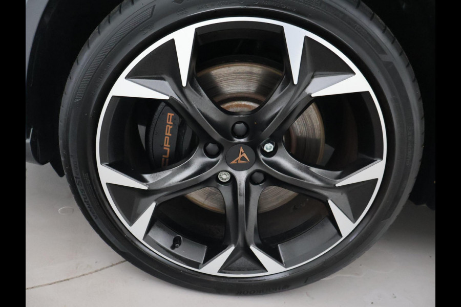 CUPRA Formentor 1.4 e-HYBRID 245 PK VZ PERFORMANCE + PANORAMA | 19 INCH | ADAPTIVE CRUISE | STUURVERW. | SFEERVERLICHTING