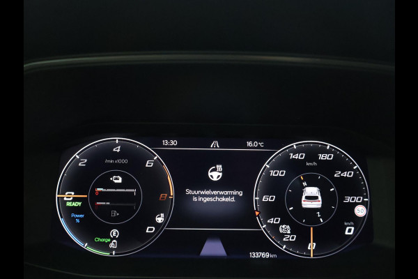 CUPRA Formentor 1.4 e-HYBRID 245 PK VZ PERFORMANCE + PANORAMA | 19 INCH | ADAPTIVE CRUISE | STUURVERW. | SFEERVERLICHTING