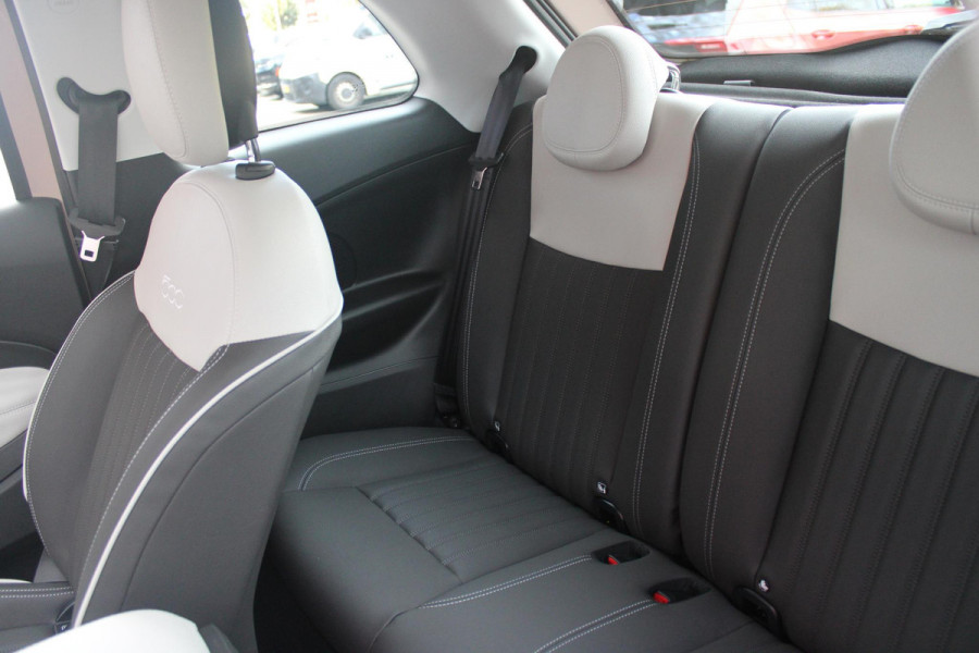 Fiat 500 1.0 Hybrid La Prima | PANORAMADAK | DRAADLOZE APPLE CARPLAY/ANDROID AUTO | DRAADLOZE TELEFOONLADER | LEDER BEKLEDING | ACHTERUITRIJ CAMERA  | PARKEERSESOREN ACHTER | 17" LICHTMETALEN VELGEN DIAMOND CUT | ROSE GOLD | JBL PREMIUM AUDIO | DAB+ RADIO |  LED KOPLAMPEN "INFINITY" | CLIMATE CONTROL | REGEN/LICHT SENSOR | KEYLESS START |  | CRUISE CONTROL |