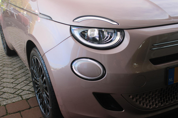 Fiat 500 1.0 Hybrid La Prima | PANORAMADAK | DRAADLOZE APPLE CARPLAY/ANDROID AUTO | DRAADLOZE TELEFOONLADER | LEDER BEKLEDING | ACHTERUITRIJ CAMERA  | PARKEERSESOREN ACHTER | 17" LICHTMETALEN VELGEN DIAMOND CUT | ROSE GOLD | JBL PREMIUM AUDIO | DAB+ RADIO |  LED KOPLAMPEN "INFINITY" | CLIMATE CONTROL | REGEN/LICHT SENSOR | KEYLESS START |  | CRUISE CONTROL |
