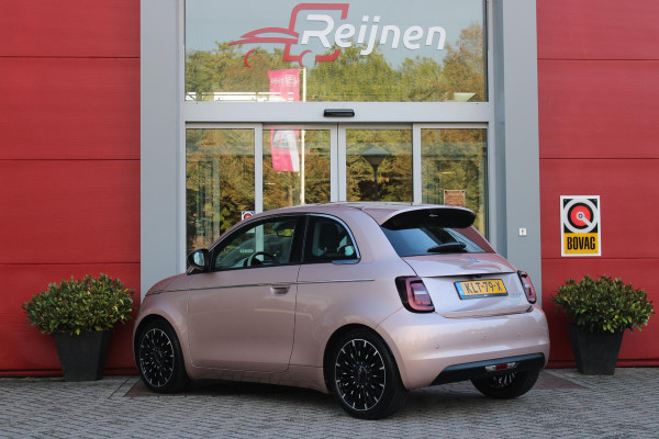 Fiat 500 1.0 Hybrid La Prima | PANORAMADAK | DRAADLOZE APPLE CARPLAY/ANDROID AUTO | DRAADLOZE TELEFOONLADER | LEDER BEKLEDING | ACHTERUITRIJ CAMERA  | PARKEERSESOREN ACHTER | 17" LICHTMETALEN VELGEN DIAMOND CUT | ROSE GOLD | JBL PREMIUM AUDIO | DAB+ RADIO |  LED KOPLAMPEN "INFINITY" | CLIMATE CONTROL | REGEN/LICHT SENSOR | KEYLESS START |  | CRUISE CONTROL |