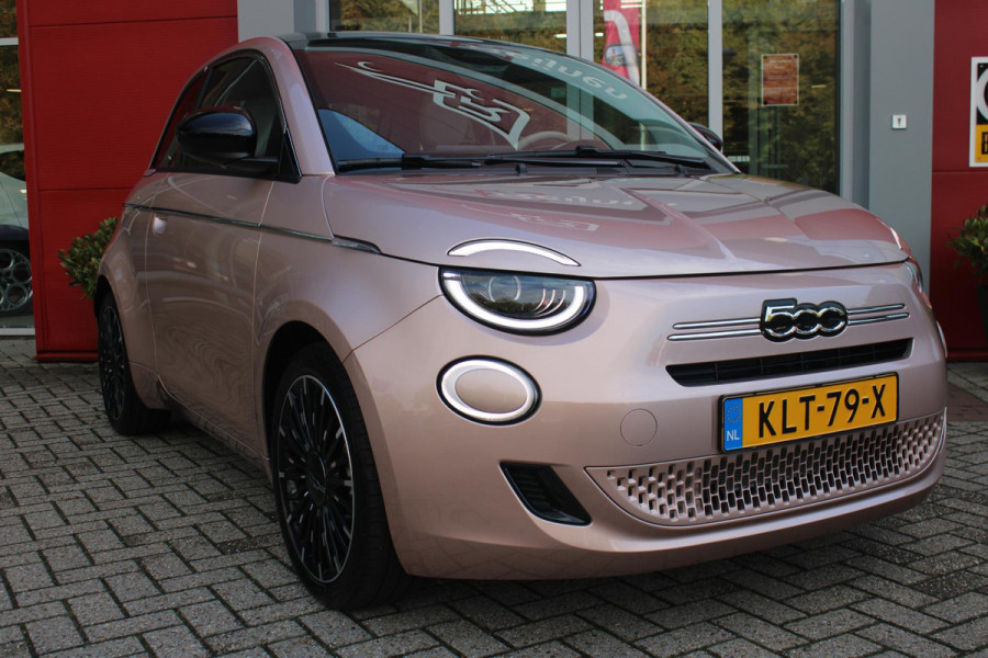 Fiat 500 1.0 Hybrid La Prima | PANORAMADAK | DRAADLOZE APPLE CARPLAY/ANDROID AUTO | DRAADLOZE TELEFOONLADER | LEDER BEKLEDING | ACHTERUITRIJ CAMERA  | PARKEERSESOREN ACHTER | 17" LICHTMETALEN VELGEN DIAMOND CUT | ROSE GOLD | JBL PREMIUM AUDIO | DAB+ RADIO |  LED KOPLAMPEN "INFINITY" | CLIMATE CONTROL | REGEN/LICHT SENSOR | KEYLESS START |  | CRUISE CONTROL |