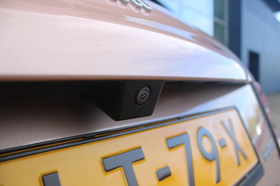 Fiat 500 1.0 Hybrid La Prima | PANORAMADAK | DRAADLOZE APPLE CARPLAY/ANDROID AUTO | DRAADLOZE TELEFOONLADER | LEDER BEKLEDING | ACHTERUITRIJ CAMERA  | PARKEERSESOREN ACHTER | 17" LICHTMETALEN VELGEN DIAMOND CUT | ROSE GOLD | JBL PREMIUM AUDIO | DAB+ RADIO |  LED KOPLAMPEN "INFINITY" | CLIMATE CONTROL | REGEN/LICHT SENSOR | KEYLESS START |  | CRUISE CONTROL |