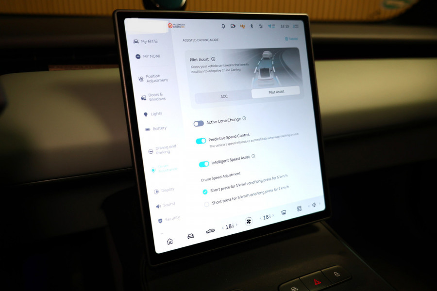 NIO ET5 75 kWh VIRTUAL NAVI AMBIENT ELEK.STOEL 360 CAM NOMI THAAK '24