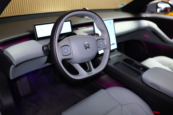 NIO ET5 75 kWh VIRTUAL NAVI AMBIENT ELEK.STOEL 360 CAM NOMI THAAK '24