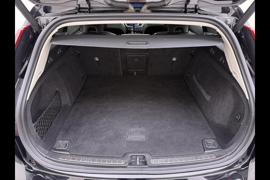 Volvo V60 2.0 T5 Inscription VOLVO DEALER ONDERHOUDEN | FULL OPTIONS| BOWERS & WILKINS| ELEK. TREKHAAK| PANO| STOELVENTILATIE| HUD| ACHTERBANK VERWARMD| ORIG. NL NAP|