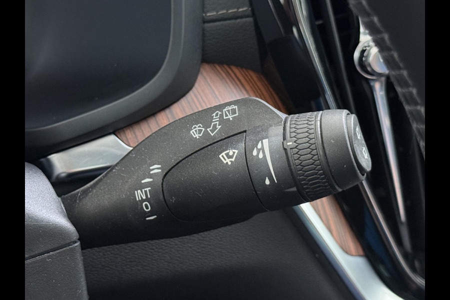 Volvo V60 2.0 T5 Inscription VOLVO DEALER ONDERHOUDEN | FULL OPTIONS| BOWERS & WILKINS| ELEK. TREKHAAK| PANO| STOELVENTILATIE| HUD| ACHTERBANK VERWARMD| ORIG. NL NAP|