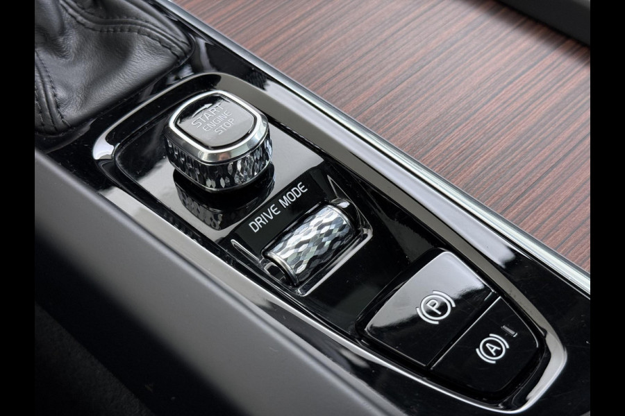Volvo V60 2.0 T5 Inscription VOLVO DEALER ONDERHOUDEN | FULL OPTIONS| BOWERS & WILKINS| ELEK. TREKHAAK| PANO| STOELVENTILATIE| HUD| ACHTERBANK VERWARMD| ORIG. NL NAP|