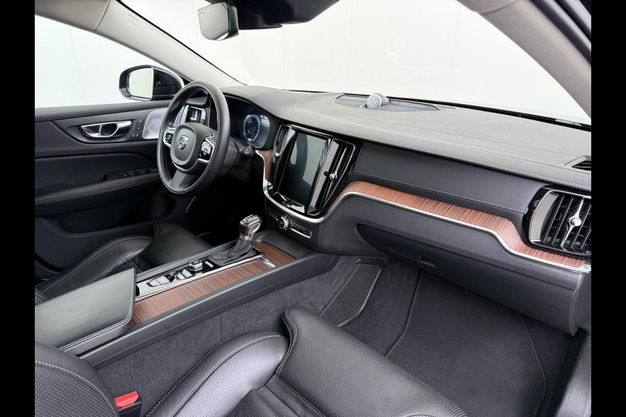 Volvo V60 2.0 T5 Inscription VOLVO DEALER ONDERHOUDEN | FULL OPTIONS| BOWERS & WILKINS| ELEK. TREKHAAK| PANO| STOELVENTILATIE| HUD| ACHTERBANK VERWARMD| ORIG. NL NAP|