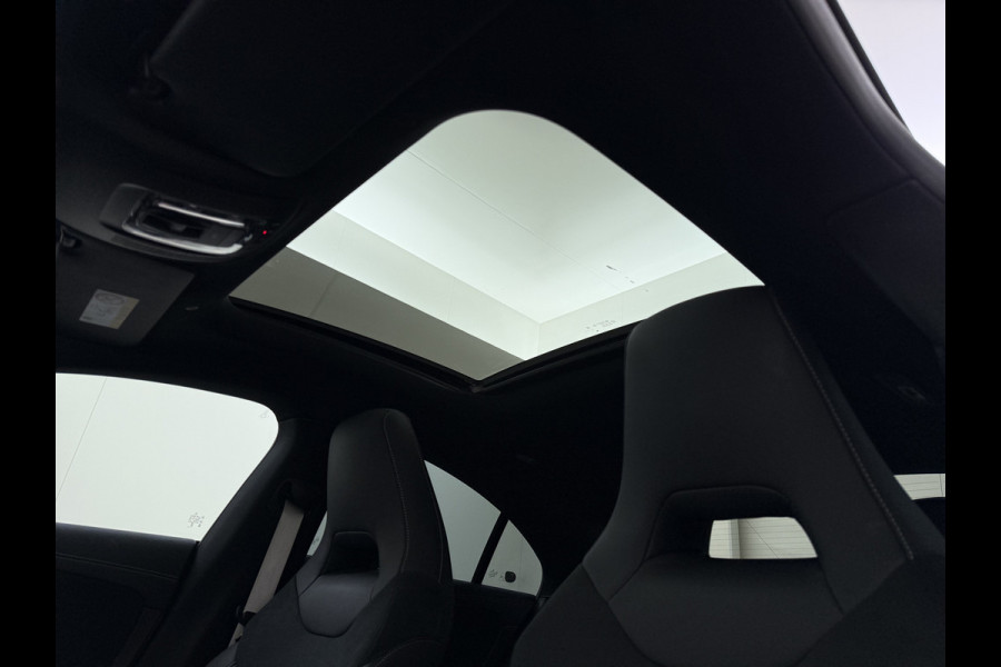 Mercedes-Benz CLA-Klasse CLA 250 e AMG line | Panorama Multibeam HUD Keyless Dodehoek