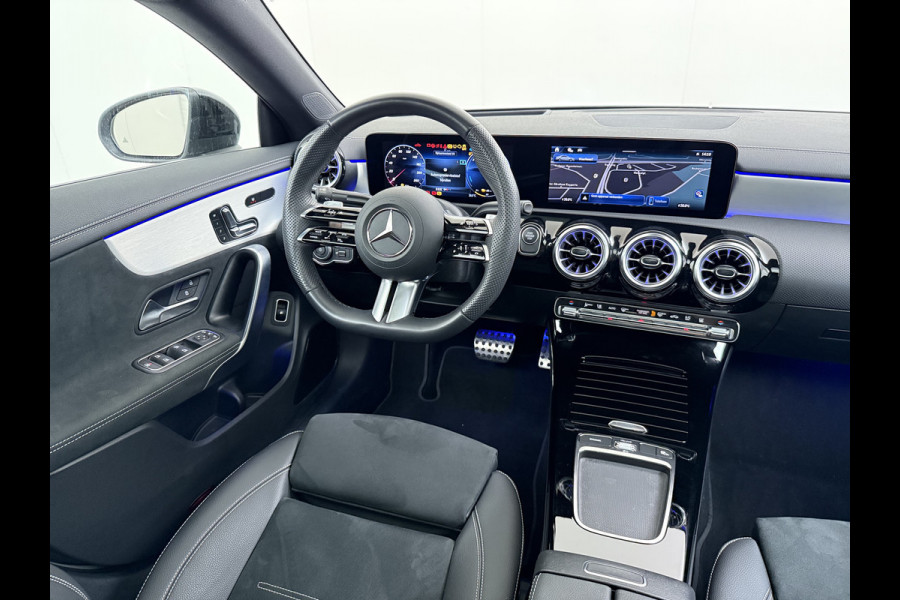 Mercedes-Benz CLA-Klasse CLA 250 e AMG line | Panorama Multibeam HUD Keyless Dodehoek