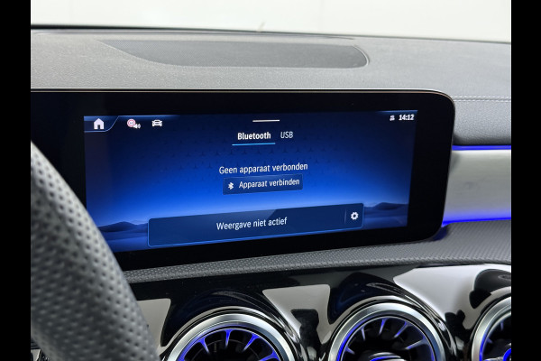 Mercedes-Benz CLA-Klasse CLA 250 e AMG line | Panorama Multibeam HUD Keyless Dodehoek