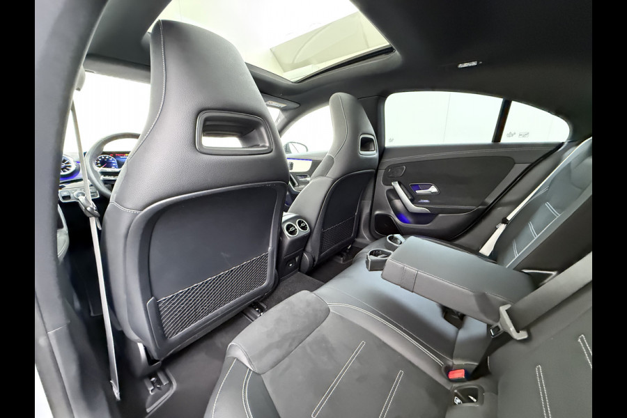 Mercedes-Benz CLA-Klasse CLA 250 e AMG line | Panorama Multibeam HUD Keyless Dodehoek