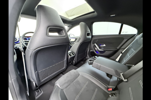 Mercedes-Benz CLA-Klasse CLA 250 e AMG line | Panorama Multibeam HUD Keyless Dodehoek