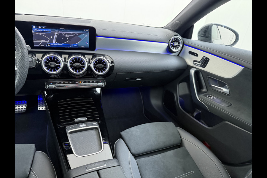 Mercedes-Benz CLA-Klasse CLA 250 e AMG line | Panorama Multibeam HUD Keyless Dodehoek