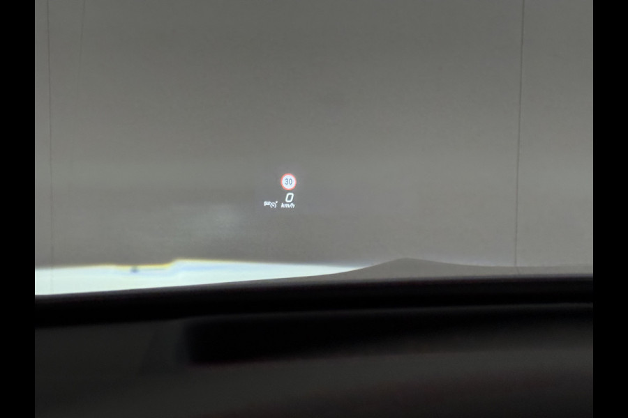 Mercedes-Benz CLA-Klasse CLA 250 e AMG line | Panorama Multibeam HUD Keyless Dodehoek