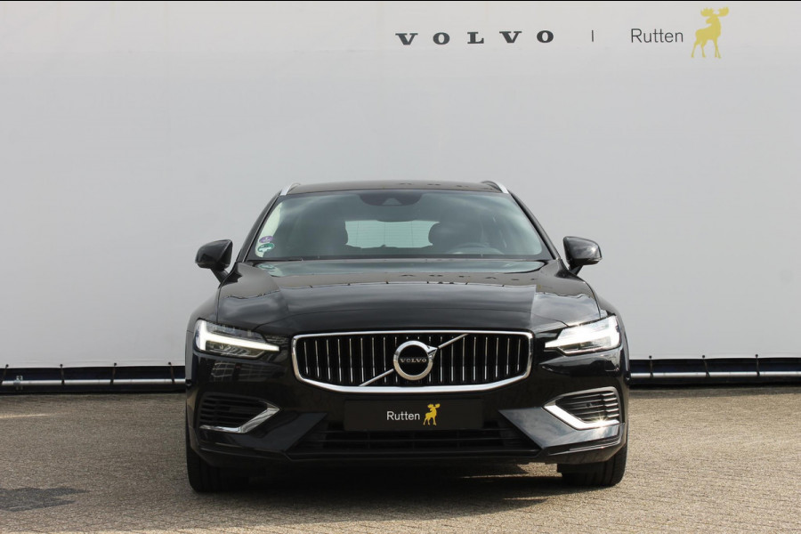Volvo V60 T6 340PK Automaat Recharge AWD Business Pro Road Sign Information / Adaptieve Cruise Control / 18" lichtmetalen velgen / Stoelverwarming / Stuurwielverwarming /