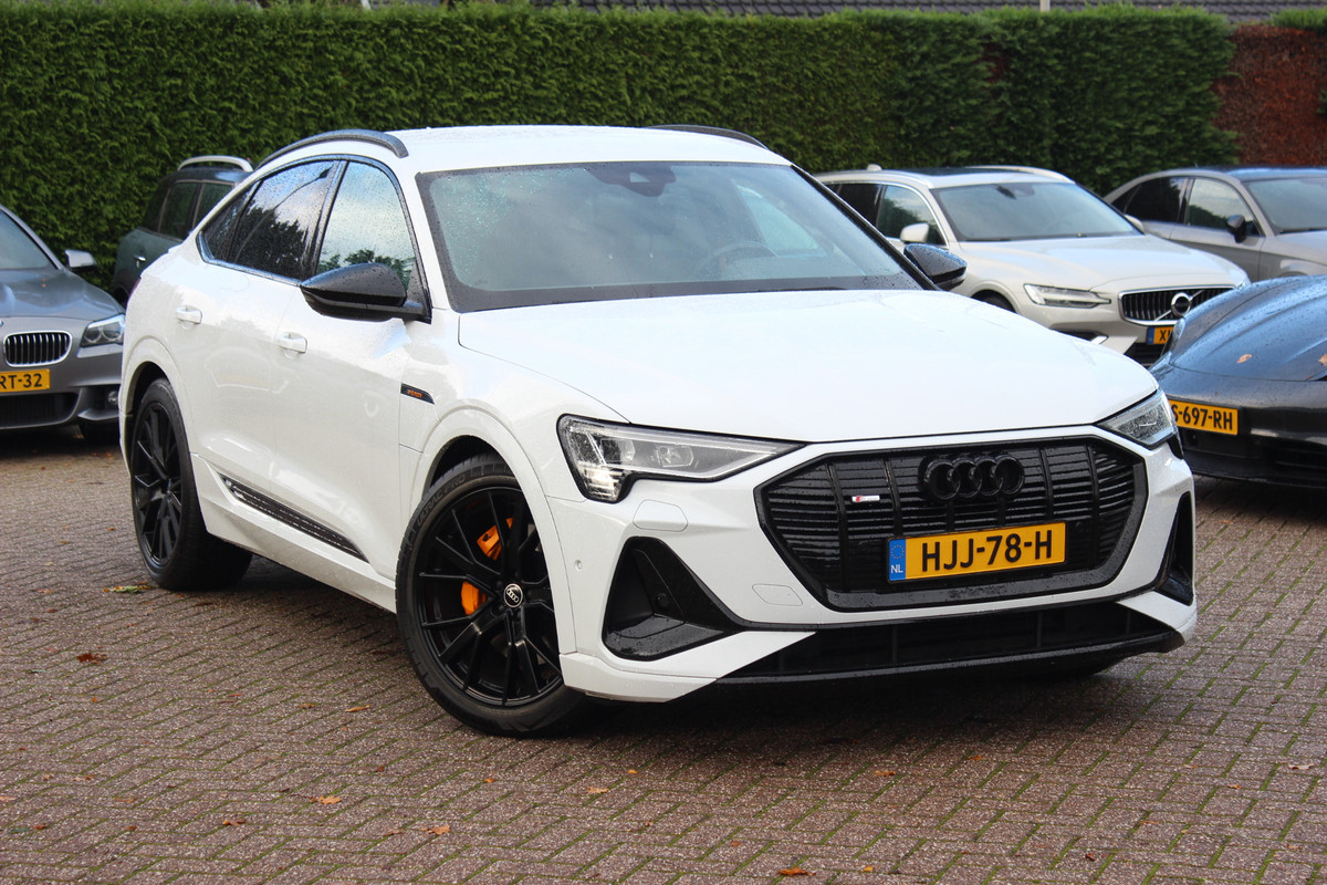 Audi e-tron Sportback 50 quattro S edition 71 kWh / SoH 97%! / 44.024km! / Nieuwstaat / Camera / Luchtvering / B&O / 21'' / Leer&Alcantara / CarPlay / DAB / Cruise Control