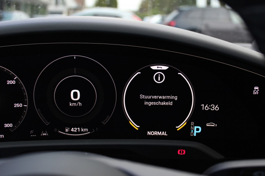 Porsche Taycan Turbo 93 kWh / Panoramadak / 360Camera / Head-up / Burmester / Luchtvering / 20'' / InnoDrive / Sportchrono+Design / Keyless / Adaptieve Stoelen / Dodehoek / DAB / Warmtepomp