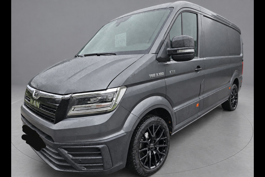 MAN TGE 3.180 35 2.0 L3H2 4x4 PB Edition Full Options! Camera, Cruise, Carplay, LED, Trekhaak, Stoelverwarming, Stuurverwarming, 177pk, Automaat, Uniek!