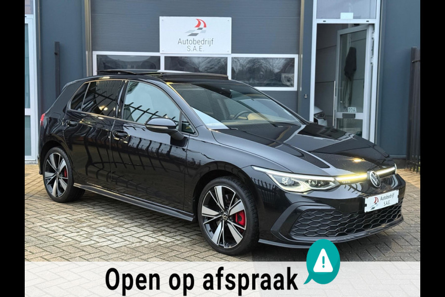 Volkswagen Golf 1.4 eHybrid GTE 245 pk IQ LIGHT PANO SFEER CARPLAY !