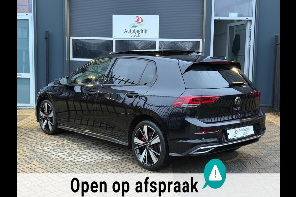 Volkswagen Golf 1.4 eHybrid GTE 245 pk IQ LIGHT PANO SFEER CARPLAY !