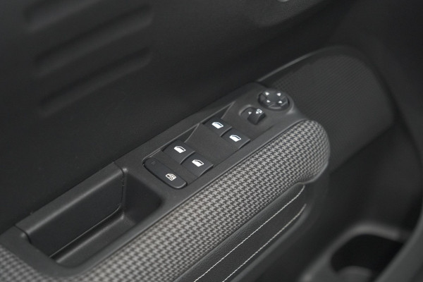 Citroën C3 Aircross PureTech 110 EAT6 Business | Trekhaak | Parkeersensoren | Lederen stoelen