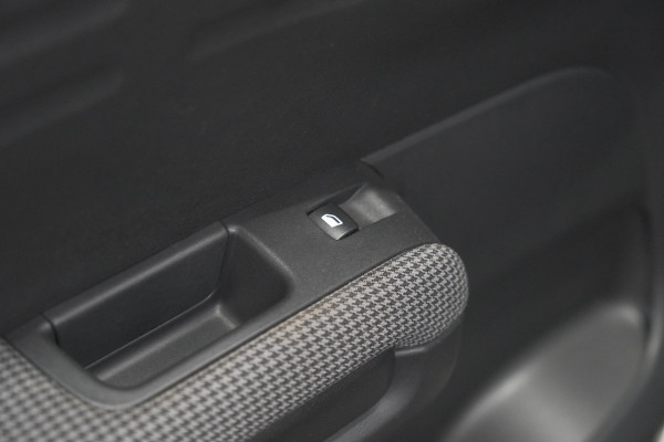 Citroën C3 Aircross PureTech 110 EAT6 Business | Trekhaak | Parkeersensoren | Lederen stoelen