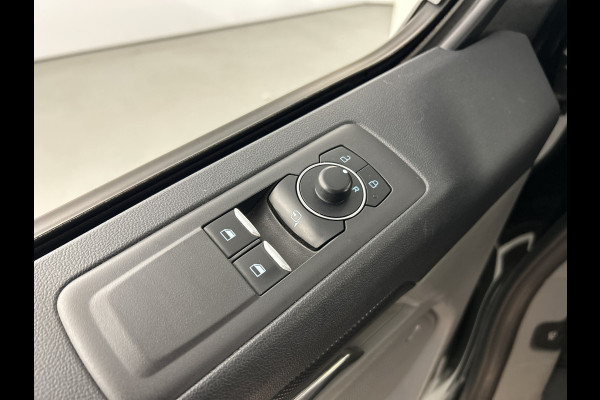 Ford Transit Custom 320 2.0 TDCI 150pk L2H1 Limited trekhaak/carplay/Cruise/Stoelv