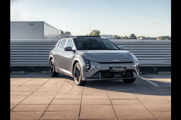 Kia EV4 Plus Advanced 81.4 kWh | Direct leverbaar! | Panodak | Navi. | Clima. | Adapt. Cruise. | Stoel&Stuur Verwarming | Dodehoekassistentie | Harman Kardon