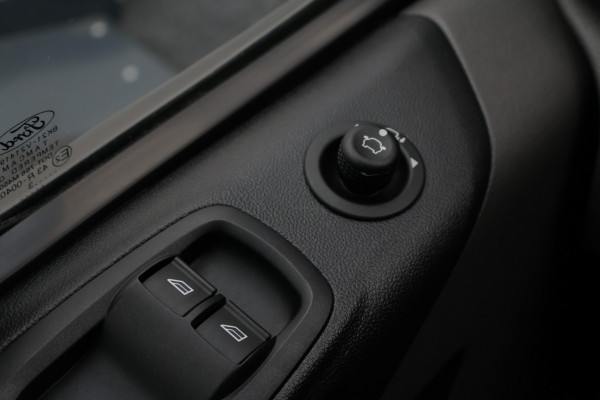Ford Transit Custom 280 2.0 TDCI L1H1 Limited Airco, ACC, Winter-Pakket, Apple Carplay, Camera, Rijstrooksenor, DAB, 18''