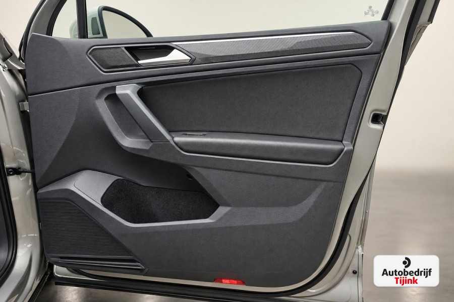 Volkswagen Tiguan 2.0 TSI 4MOTION Highline | Automaat | Pano | LED | Navi | App-connect | Camera | All-seasons | Elek. achterklep | Park Assist |