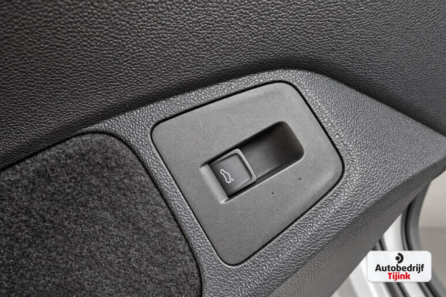 Volkswagen Tiguan 2.0 TSI 4MOTION Highline | Automaat | Pano | LED | Navi | App-connect | Camera | All-seasons | Elek. achterklep | Park Assist |