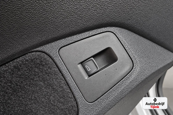 Volkswagen Tiguan 2.0 TSI 4MOTION Highline | Automaat | Pano | LED | Navi | App-connect | Camera | All-seasons | Elek. achterklep | Park Assist |