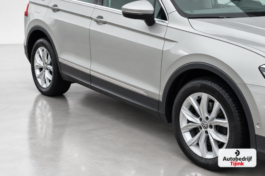 Volkswagen Tiguan 2.0 TSI 4MOTION Highline | Automaat | Pano | LED | Navi | App-connect | Camera | All-seasons | Elek. achterklep | Park Assist |