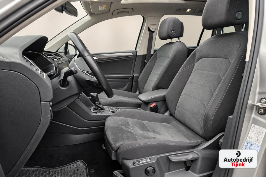 Volkswagen Tiguan 2.0 TSI 4MOTION Highline | Automaat | Pano | LED | Navi | App-connect | Camera | All-seasons | Elek. achterklep | Park Assist |