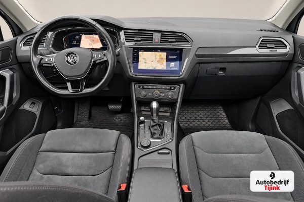 Volkswagen Tiguan 2.0 TSI 4MOTION Highline | Automaat | Pano | LED | Navi | App-connect | Camera | All-seasons | Elek. achterklep | Park Assist |