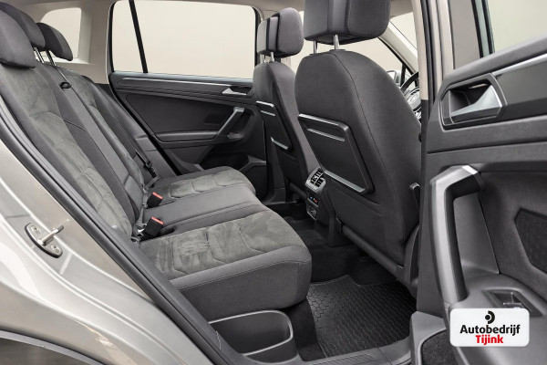 Volkswagen Tiguan 2.0 TSI 4MOTION Highline | Automaat | Pano | LED | Navi | App-connect | Camera | All-seasons | Elek. achterklep | Park Assist |