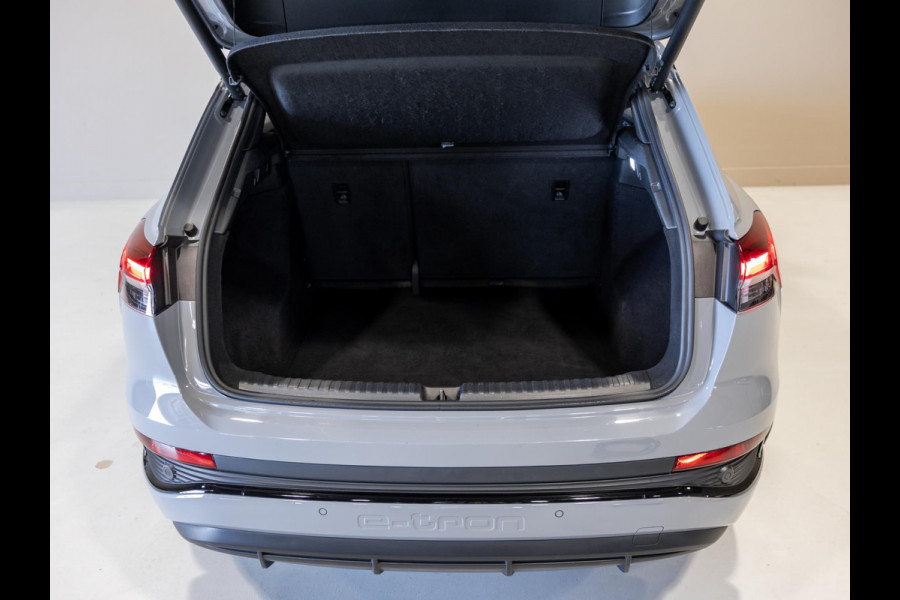 Audi Q4 e-tron 40 Launch edition S Competition 77 kWh SOH 94% / 204pk / Panorama dak / Warmtepomp / Sonos / Adaptieve dempers /