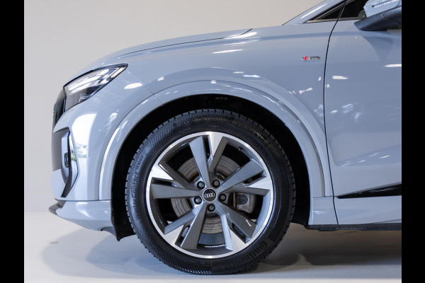 Audi Q4 e-tron 40 Launch edition S Competition 77 kWh SOH 94% / 204pk / Panorama dak / Warmtepomp / Sonos / Adaptieve dempers /