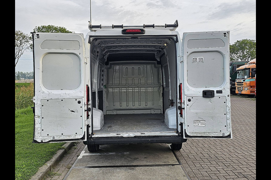 Citroën Jumper 2.2 BlueHDi 120 L2H2 3.3t Cruise control, Airco, Navi, Camera, Dodehoek detectie, Imperiaal, Trap