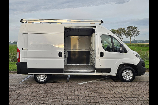 Citroën Jumper 2.2 BlueHDi 120 L2H2 3.3t Cruise control, Airco, Navi, Camera, Dodehoek detectie, Imperiaal, Trap