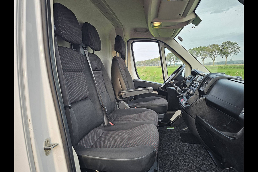 Citroën Jumper 2.2 BlueHDi 120 L2H2 3.3t Cruise control, Airco, Navi, Camera, Dodehoek detectie, Imperiaal, Trap